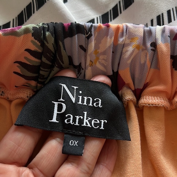 🆕 listing! Versatile Nina Parker floral set (pants only) - Picture 4 of 9